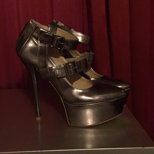 size  8 women heels from just fab lightly worn